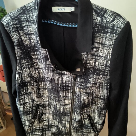 Black and White Motto Jacket - Picture 2 of 7